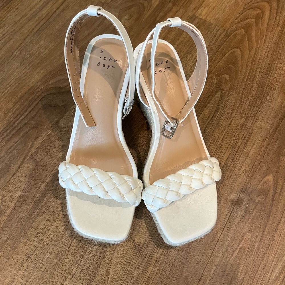 A New Day wedge sandals LIKE NEW size 6.5